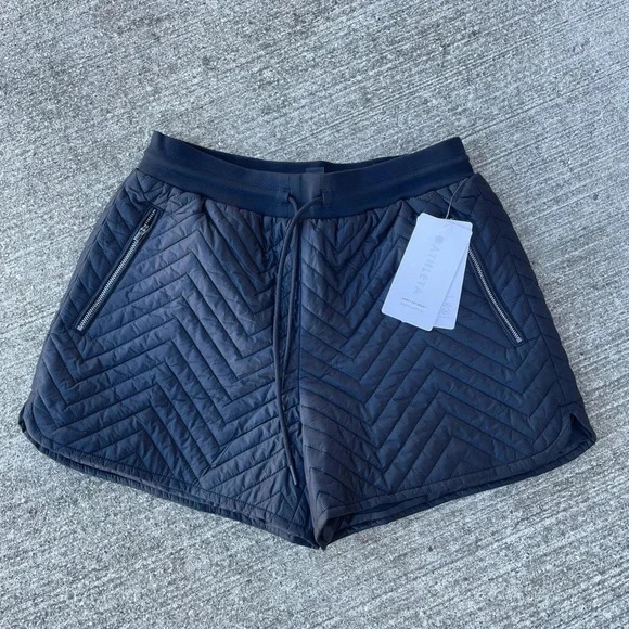NWT Athleta Apres Ski Short Shorts Black Size 4 - Picture 1 of 6